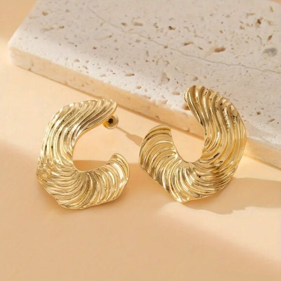 14K Gold Womens Wavy Twisted Semi Hoop Earrings 14 Karat Silver Ladies Jewelry